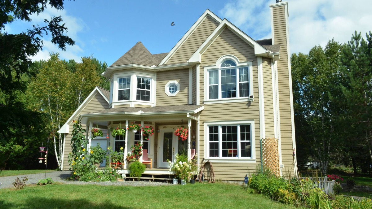 Mont-Tremblant House | BBSAFFRON-Mont Tremblant Family Villa, Full Kitchen, Comfy Beds, Up to 7 guests