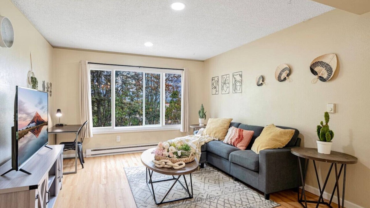 Highline Apartment | BD35 2b1b Apt Unit 2 @S Seattle close to airport
