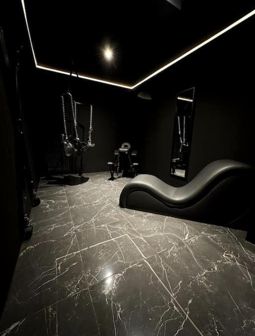 Miramas Apartment | BDSM TanTra Love Room & SPA