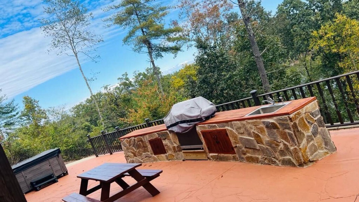 Valdese Apartment | Be connected with nature with friends and family