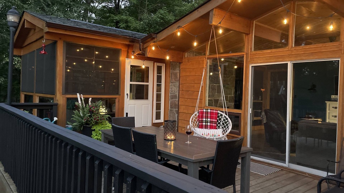 The Archipelago Cottage | Be Still On the Bay Cottage- Just steps from the Water!