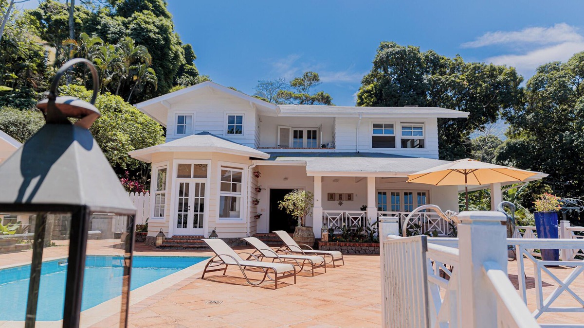 Sao Conrado House | Beautiful House in Luxury Condominium overlooking São Conrado Beach.
