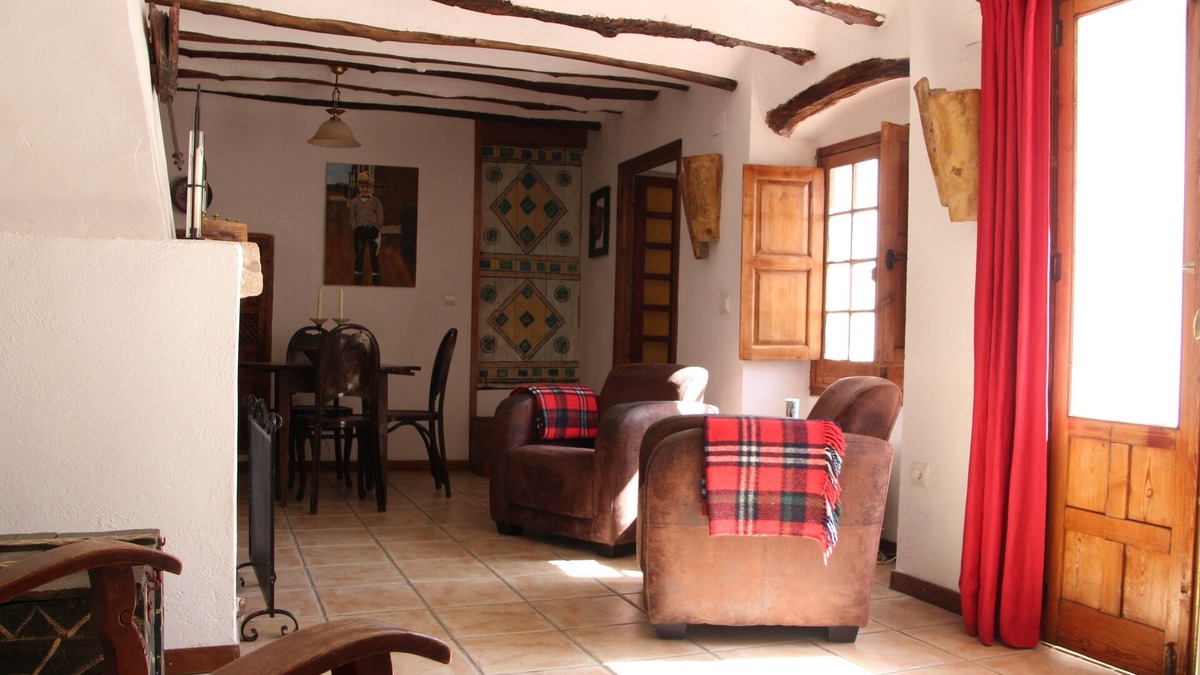 Fuente-Tojar Apartment | Beautiful apartment with private patio among the olive groves.