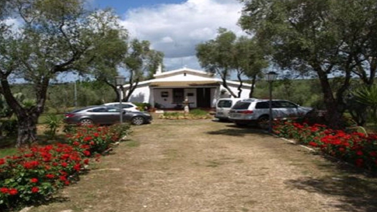 Pilas Cottage | BEAUTIFUL VILLA WITH POOL