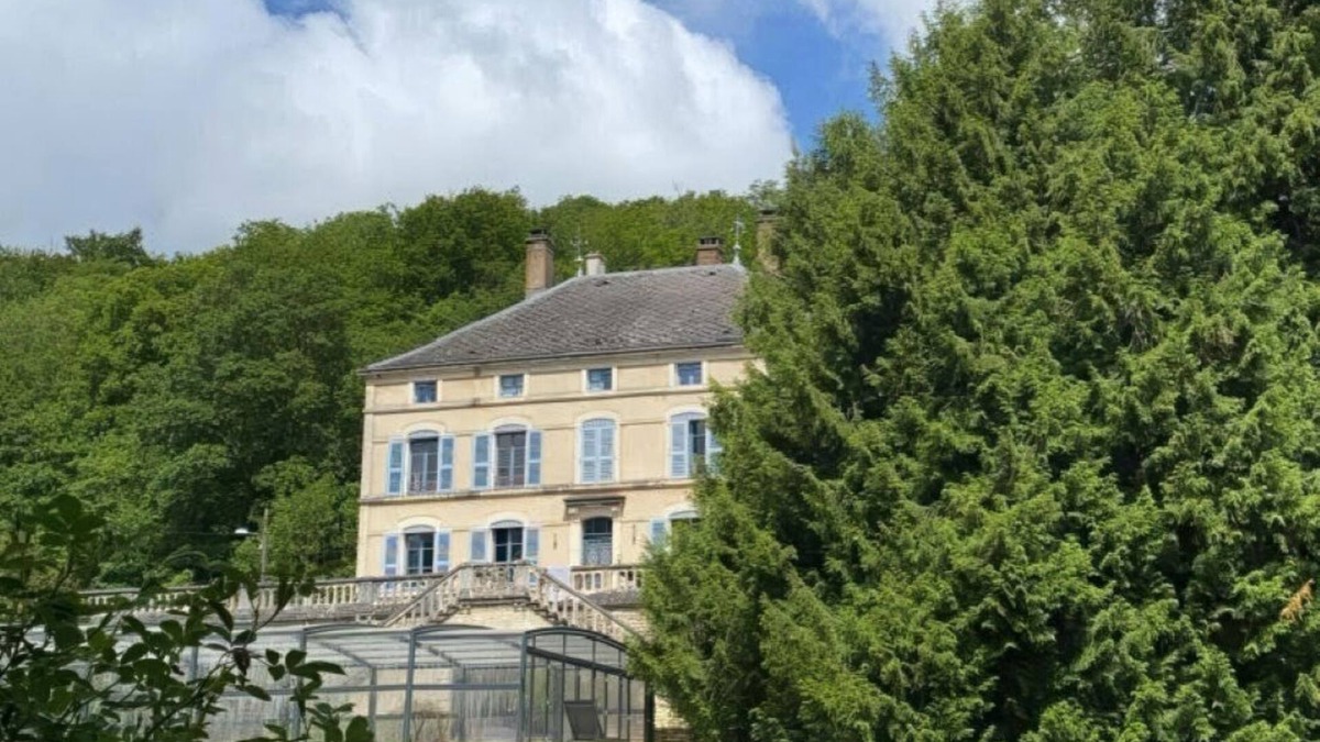 Grancey-le-Chateau-Neuvelle House | Beautiful bourgeois property in the heart of historic Burgundy