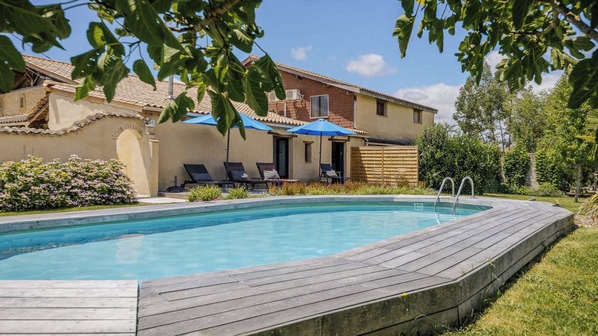 Armillac House | Beautiful holiday home with private swimming pool and beautiful view