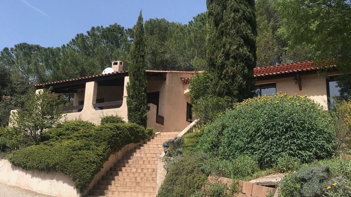 Sainte-Anastasie-sur-Issole Villa | Beautiful villa not overlooked, quiet, large heated pool, and open view