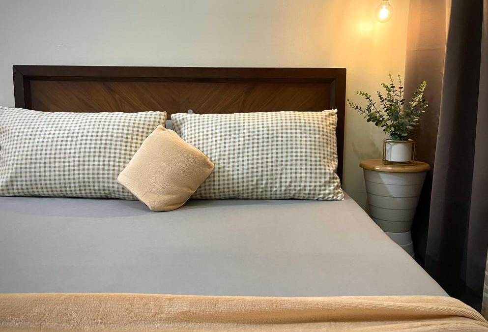 San Dionisio Apartment | Bea’s Transient (Condo Studio Room for 2!)
