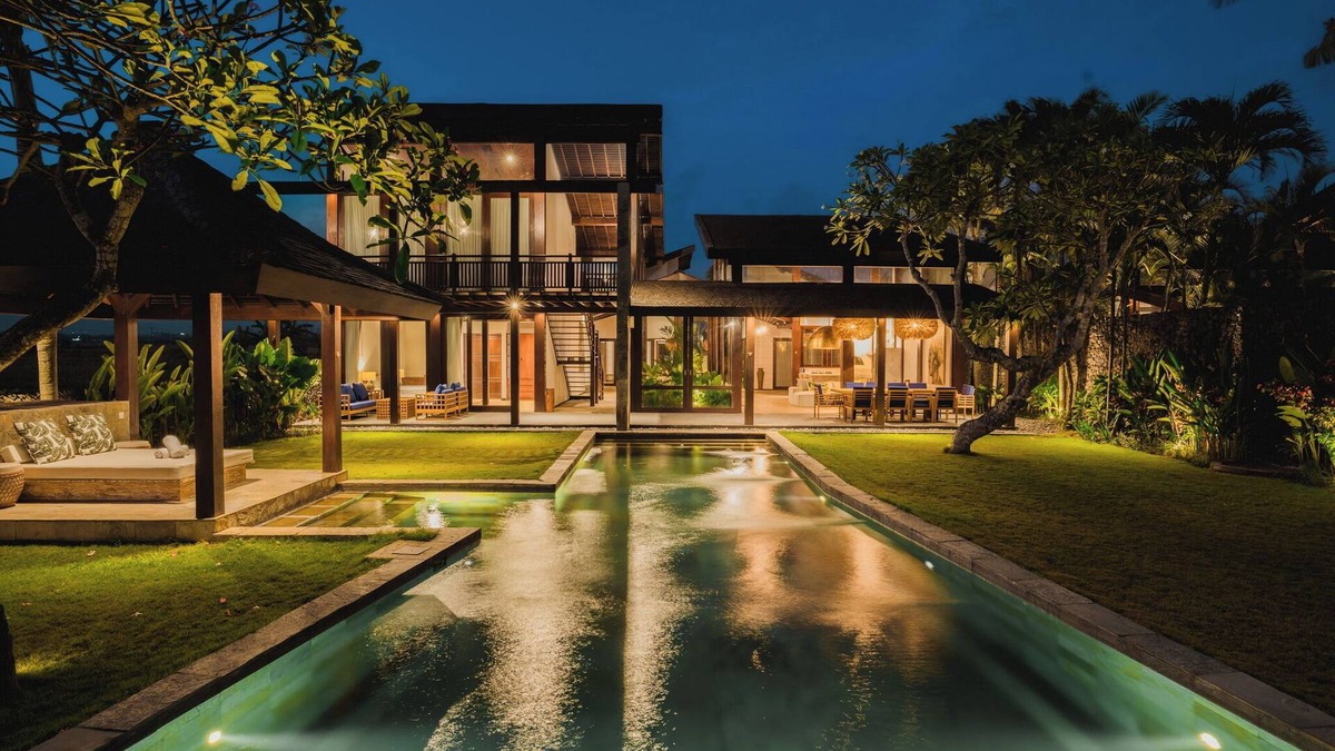 East Selemadeg Villa | Beachside Luxury in Tabanan!