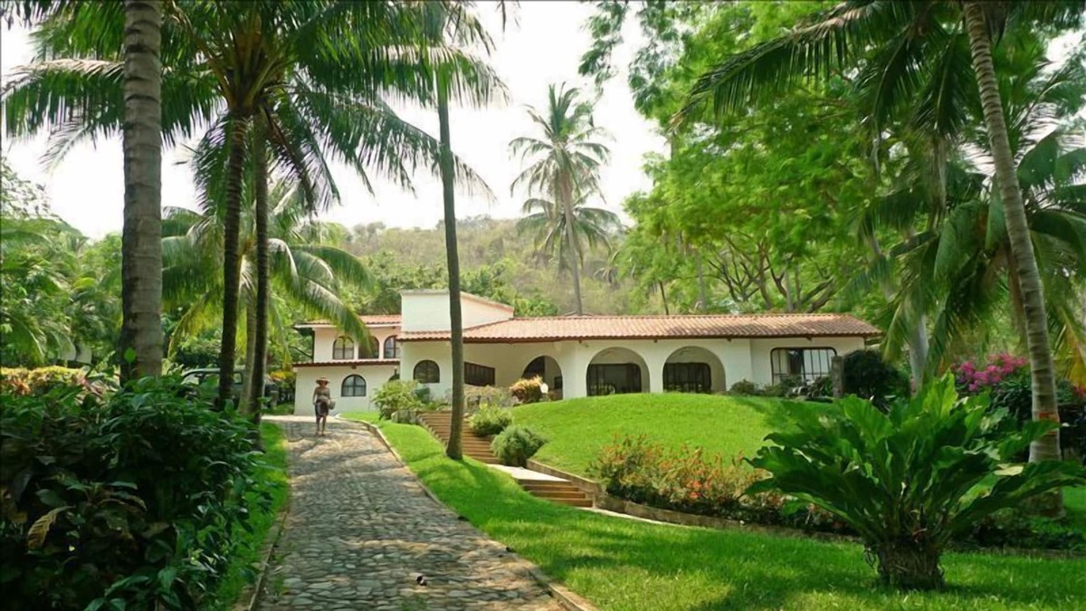Mizata House | Beach House Surf and Relaxation Get Away from it All!