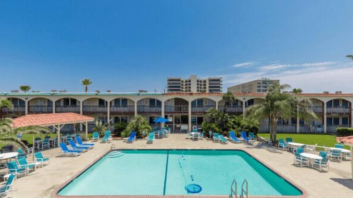 Corpus Christi Condo | Beach Access Across the Street, Shared Heated Pool