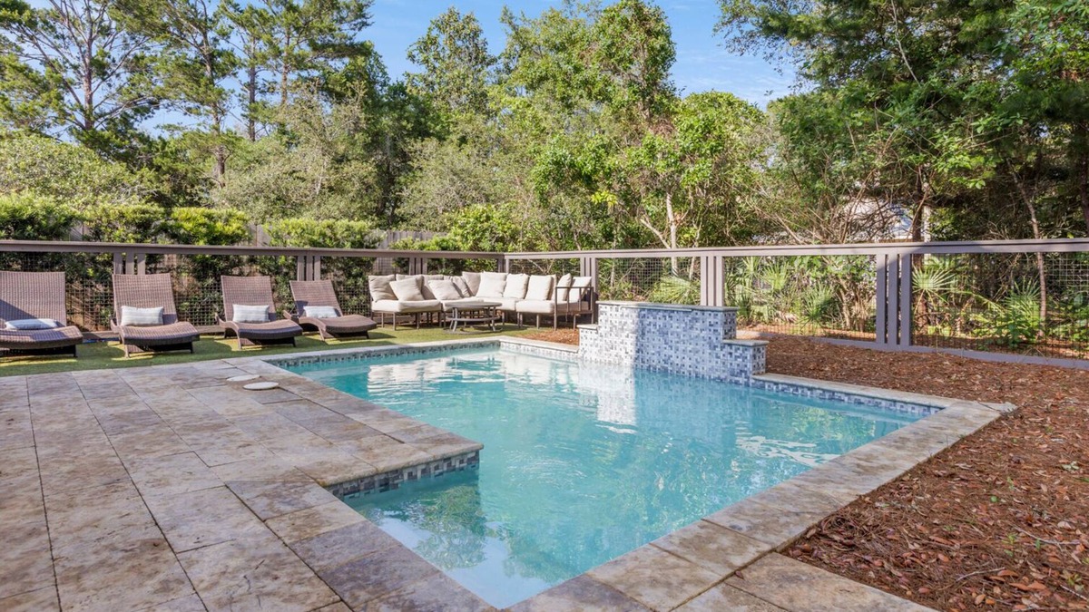 White's Gulfview House | Beach Access + Pool – Summer 20% Off