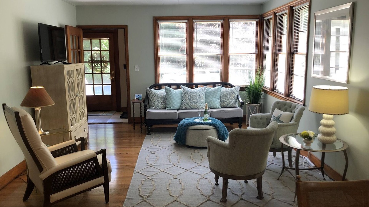Ludington House | Beach across 1 Street! Location at it's finest!