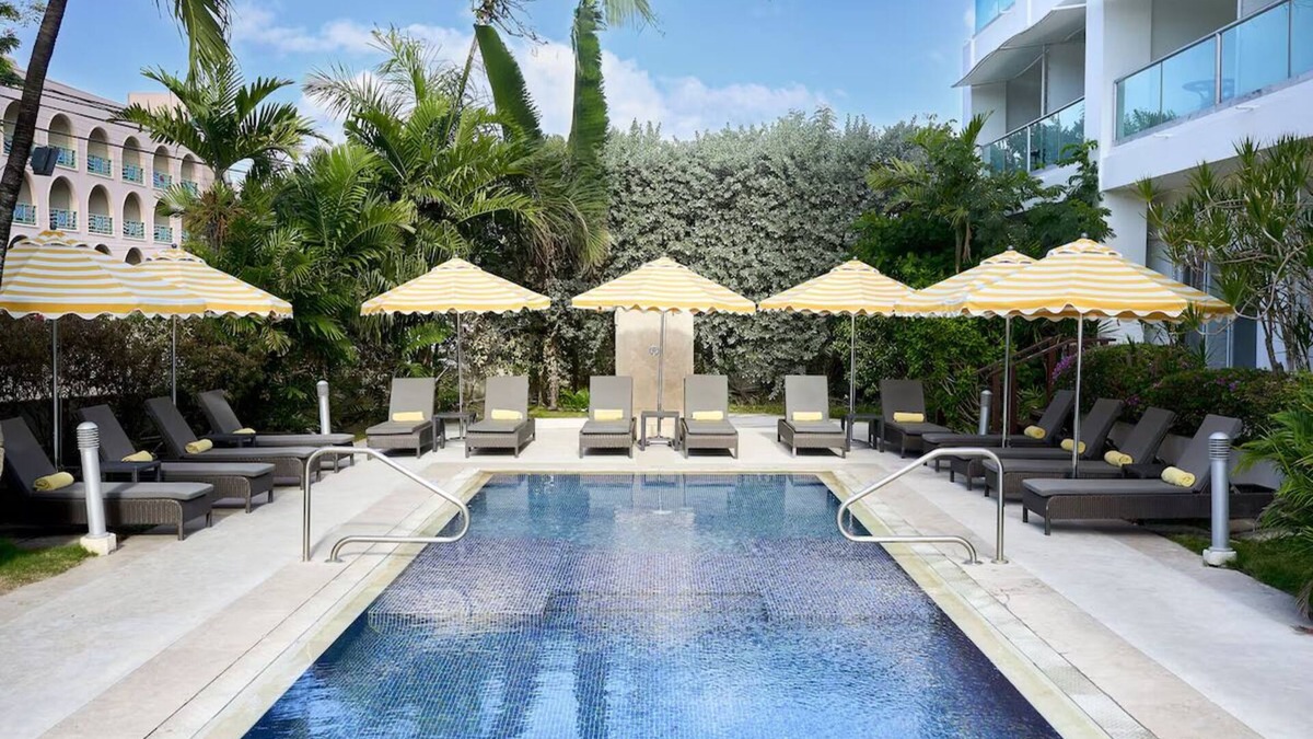 Blue Waters Hotel | Beach Adventures! Free Continental Breakfast and Beach Sunbeds, Swimming Pool!