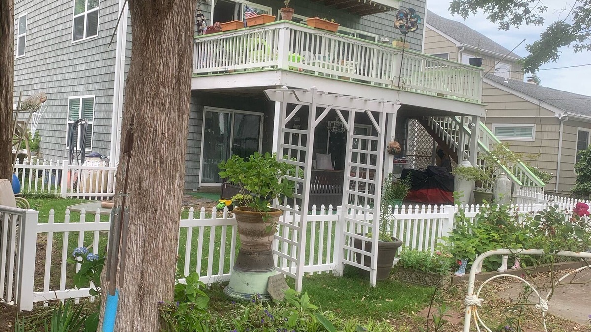 Dam Neck House | beach and boardwalk fun 3 1/2 block away -convention center 5 minuets away