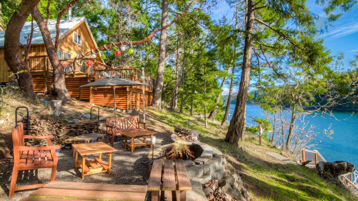 Roche Harbor Cabin | Beach and Dock Access! (NBWR)