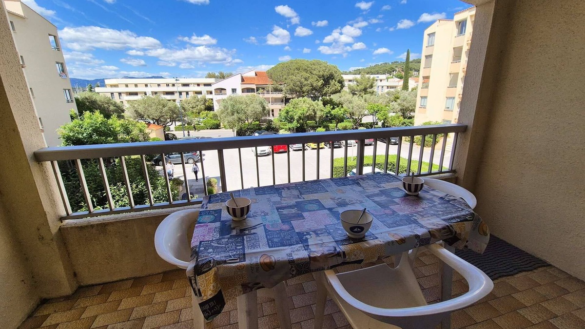 Saint-Mandrier-sur-Mer Apartment | Beach and stores at 300m, all to walk