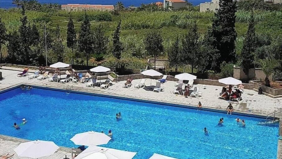 Kfardebian Condo | Beach apartment with Pool and direct beach access