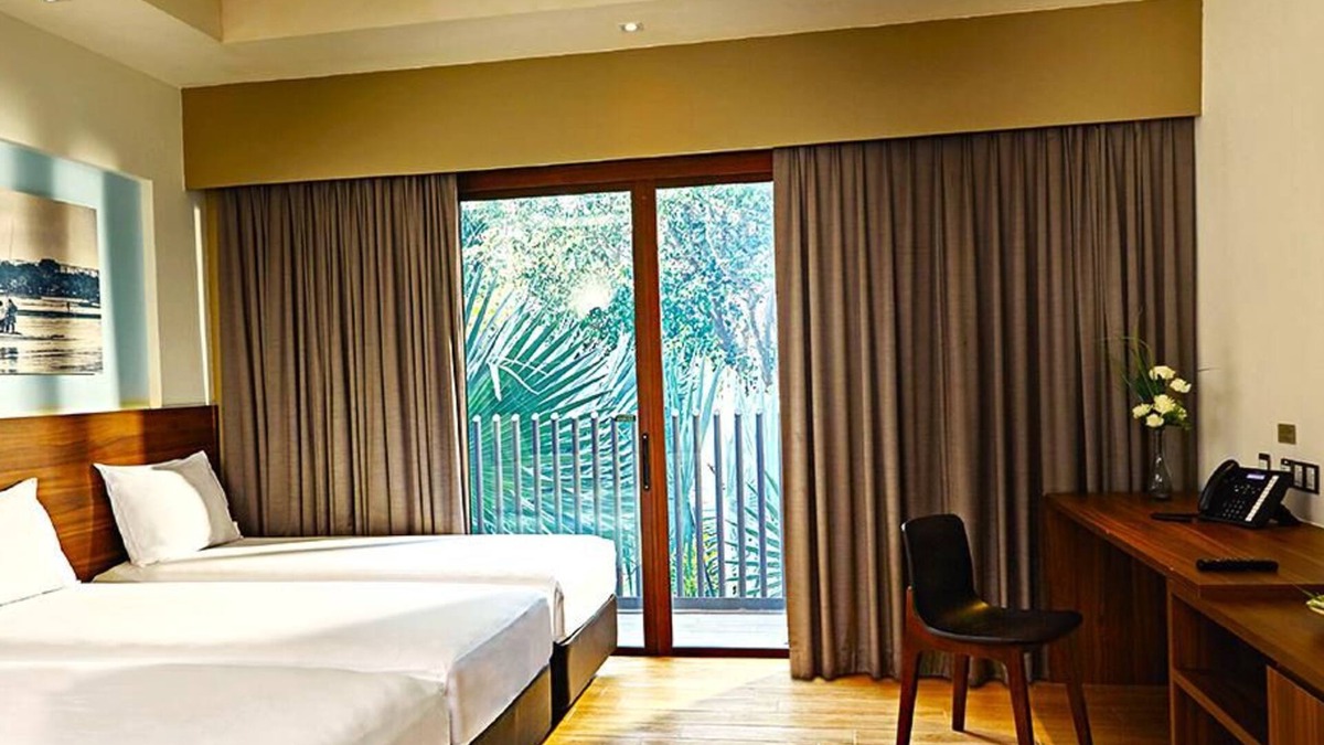 Pasir Ris Hotel | Beach Bay@ Attractions Packed Beach Resort 4 beds