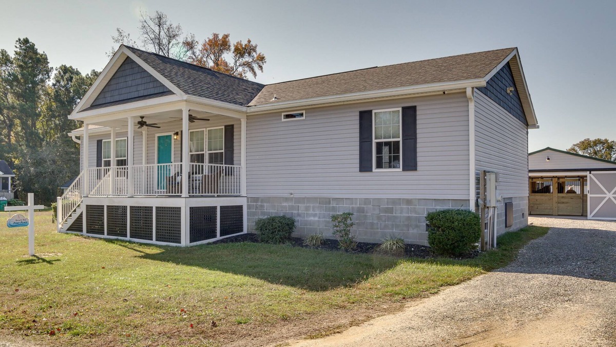 Chincoteague House | ‘Beach Bay Pony Place’ w/Ponies: 1 Mi to Water!