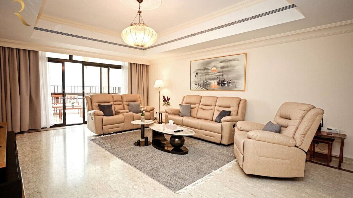 Abu Dhabi City Center Apartment | Beach bliss 3BR apartment Corniche