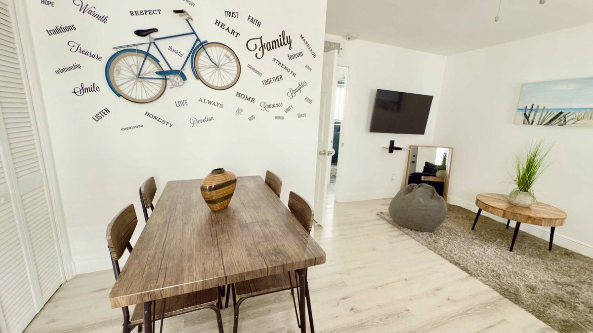 South Lake Apartment | Beach Bliss: Cozy Apartment Steps from the beach