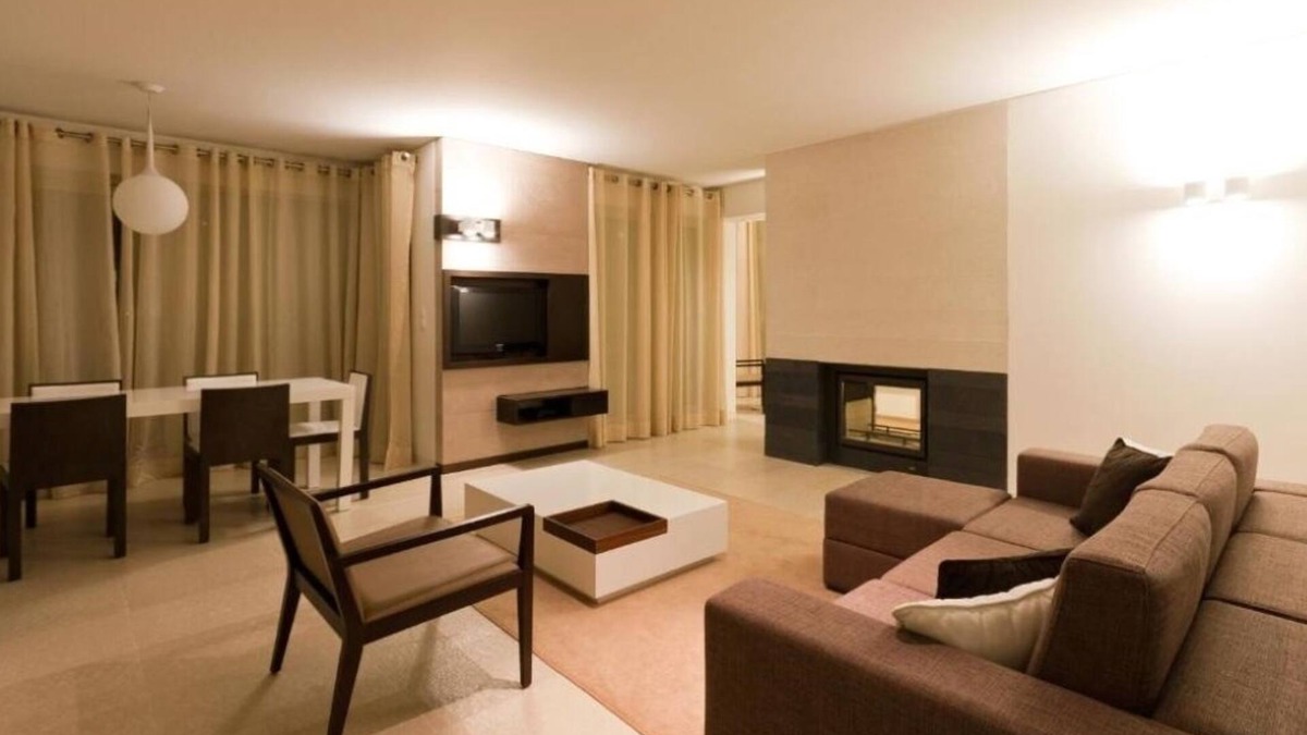 Carvalhal Hotel | Beach Bliss: Spa, Free Parking, Close to Edge Golf Academy - 3 Apts w/ Kitchens