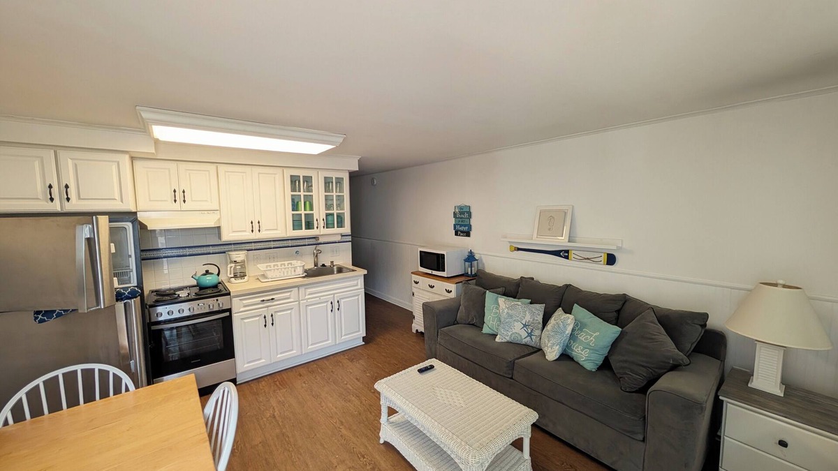 North End Condo | Beach block condo minutes to the boardwalk in Ocean City - Perfect for a getaway