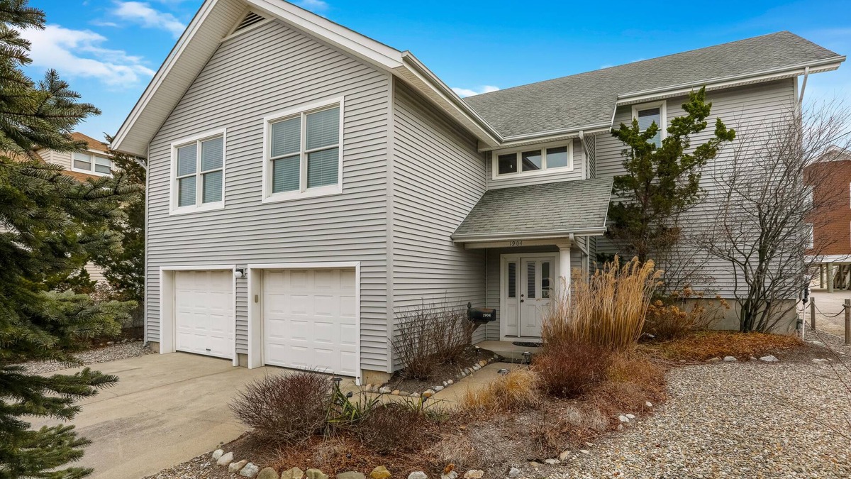 Bay Head House | Beach Block Rental - Ocean/Beach Out Your Back Door. Great Location At Beach!