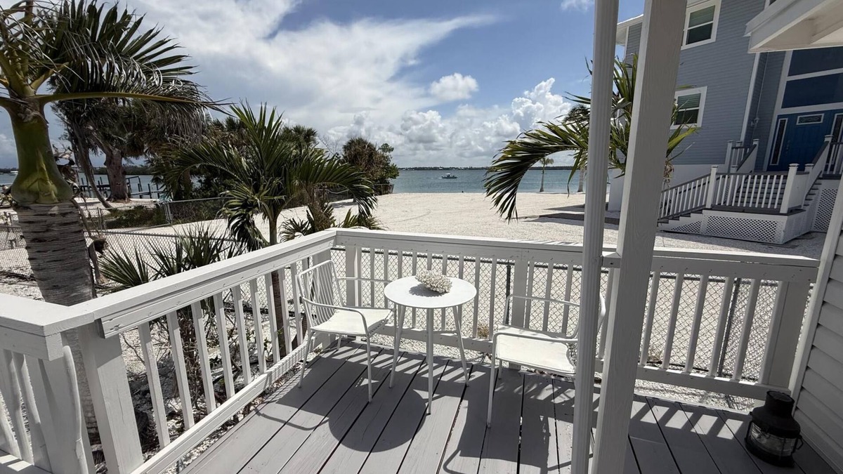 Englewood House | Beach + Boat Dock! 2BR Coastal Chic | June Special