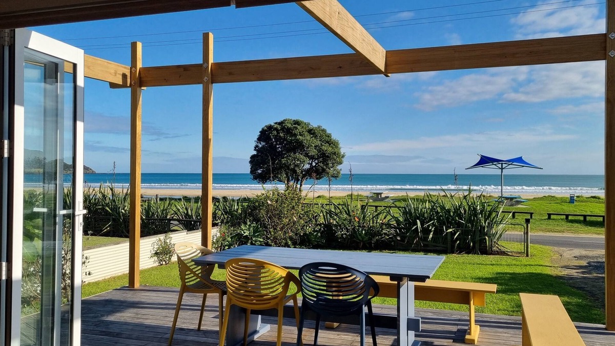 Ahipara House | 'Beach break' Ahipara beachfront house
