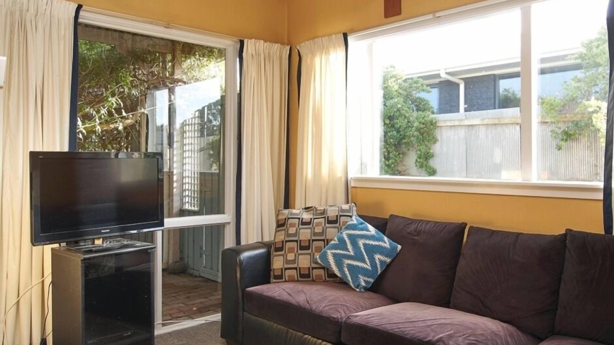 Christchurch House | Beach Break -Great Holiday,suitable for EQ Repairs