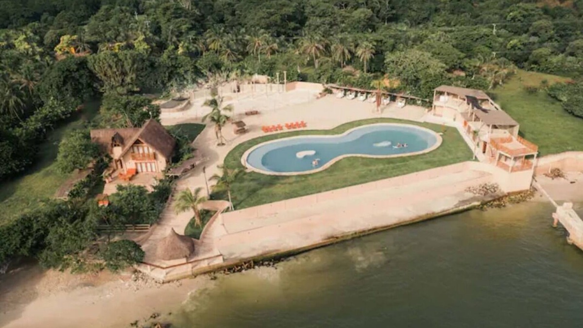 Tierra Bomba Island Villa | Beach Club Hi Cartagena