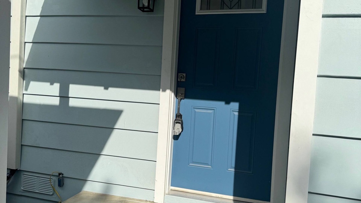 Port Hueneme House | Beach cottage-5 blocks from the sand.