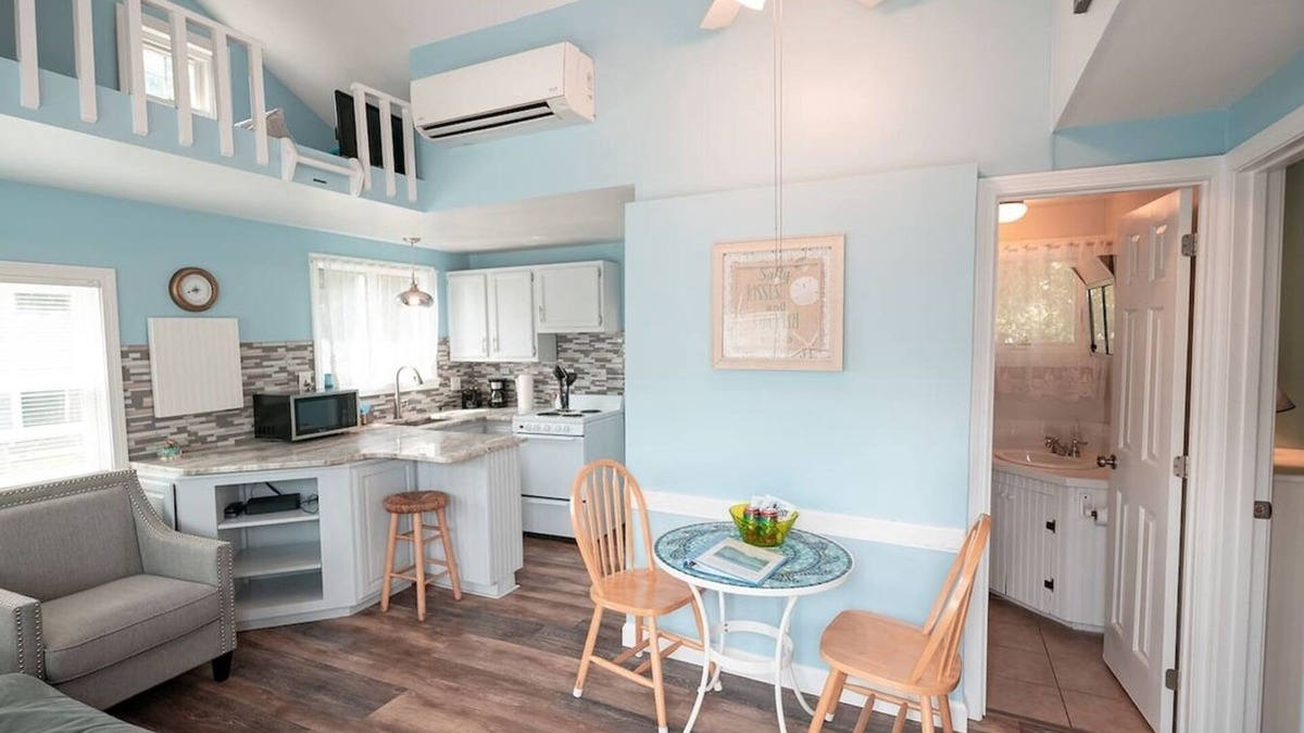 Dennis Port Cottage | Beach cottage, cute and cozy! Steps from the beach!