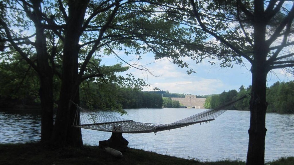 Franklin Cottage | Beach cottage on the water - private and pet friendly!
