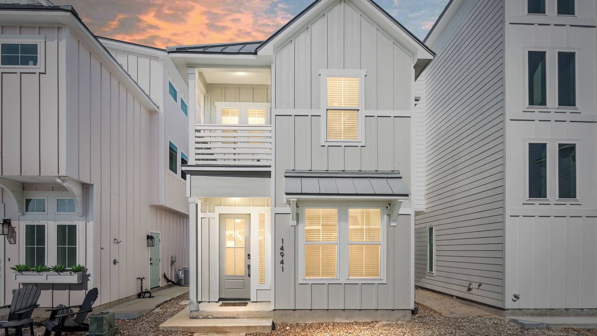 Corpus Christi Cottage | Beach Cottage on North Padre Island~Walk to beach~Canal access~Pool