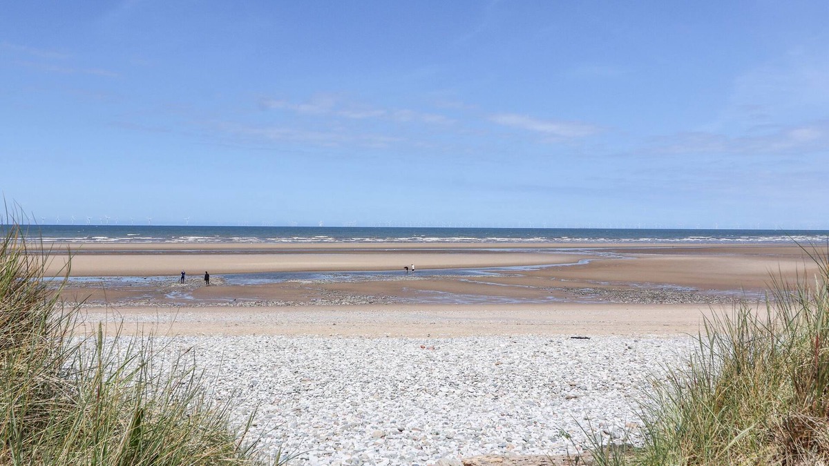 Kinmel Bay Cottage | BEACH COTTAGE, pet friendly, country holiday cottage in Conwy