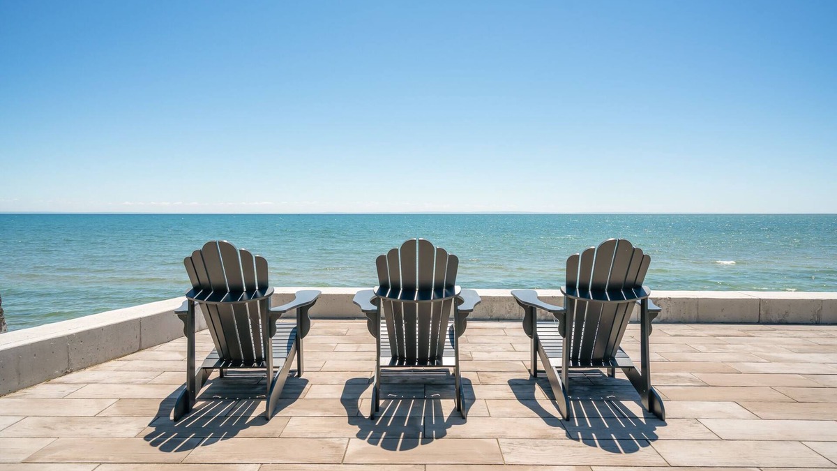 Wainfleet Cottage | Beach Days and Porch Nights - Waterfront