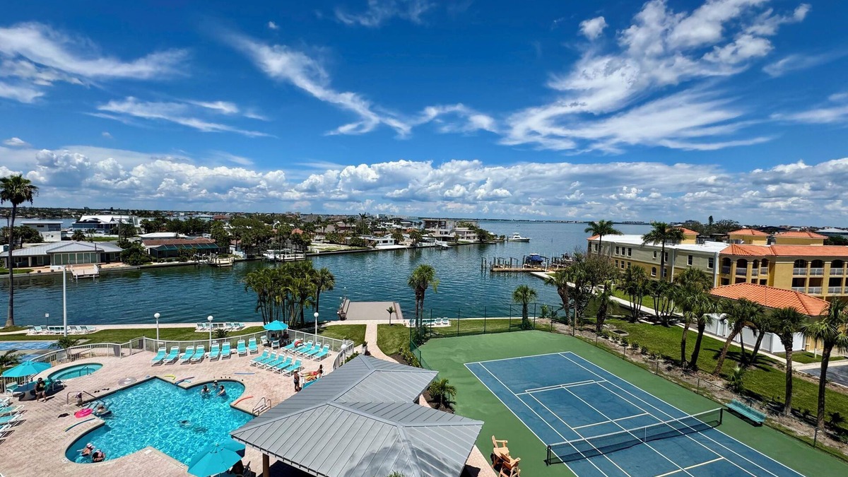 St. Pete Beach Condo | Beach Days, Sunset Nights – Make Waves at Sunrise Resort!