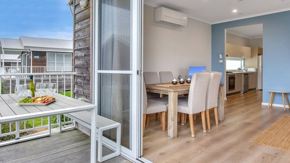 Caves Beach Villa | Beach Daze at Caves Beach Villas