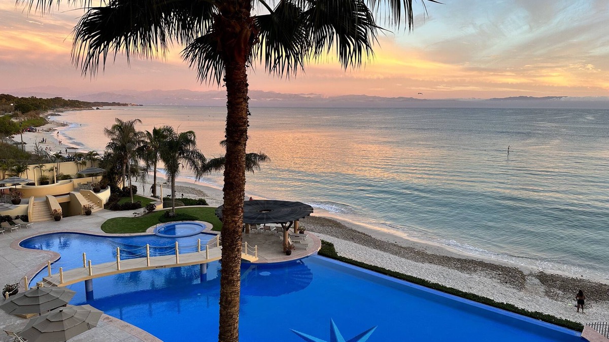 Emiliano Zapata Condo | Beach Front 4 Bedroom Villa @Punta de Mita