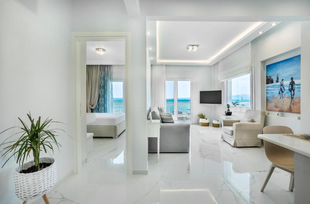 Haniotis Apartment | Beach Front Casa Elena
