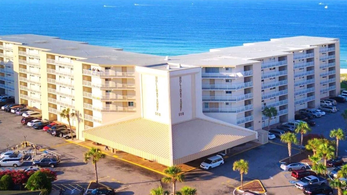 Holiday Isle Condo | Beach front Condo with gorgeous views of the Gulf and 300 Feet of Private Beach