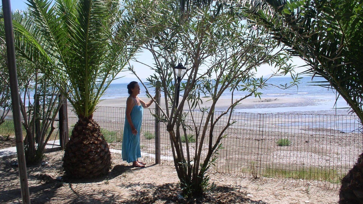 Katochi Cottage | Beach front cottage
