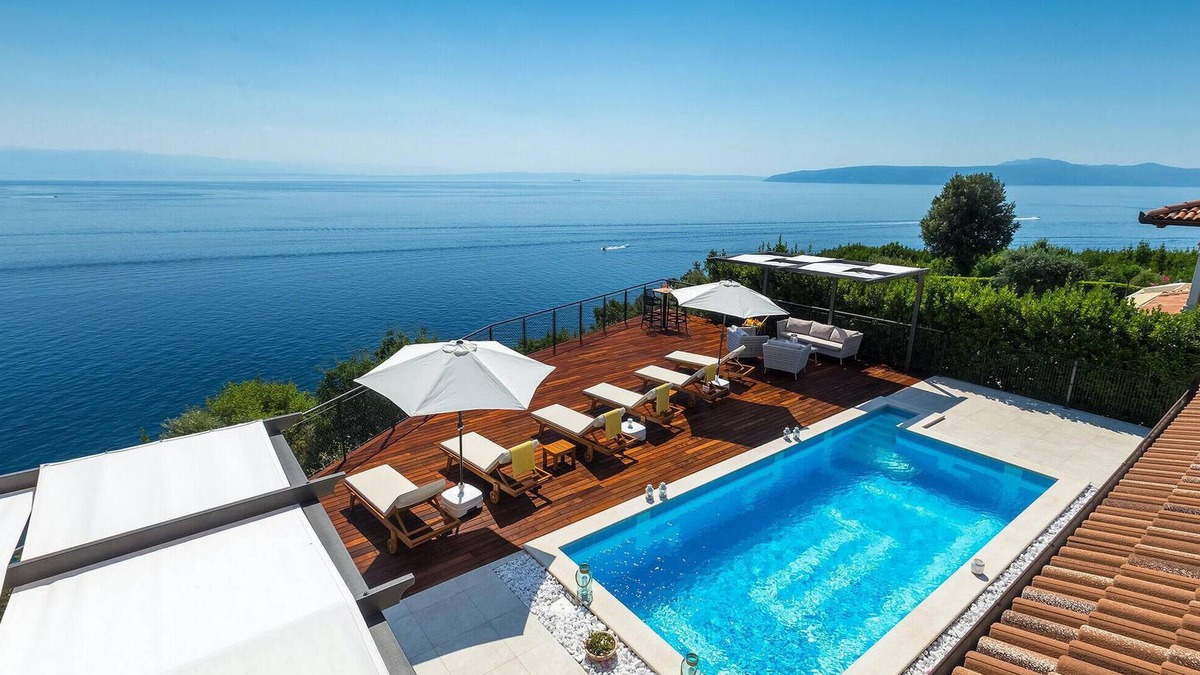 Donji Kraj House | Beach front home in Moscenicka Draga