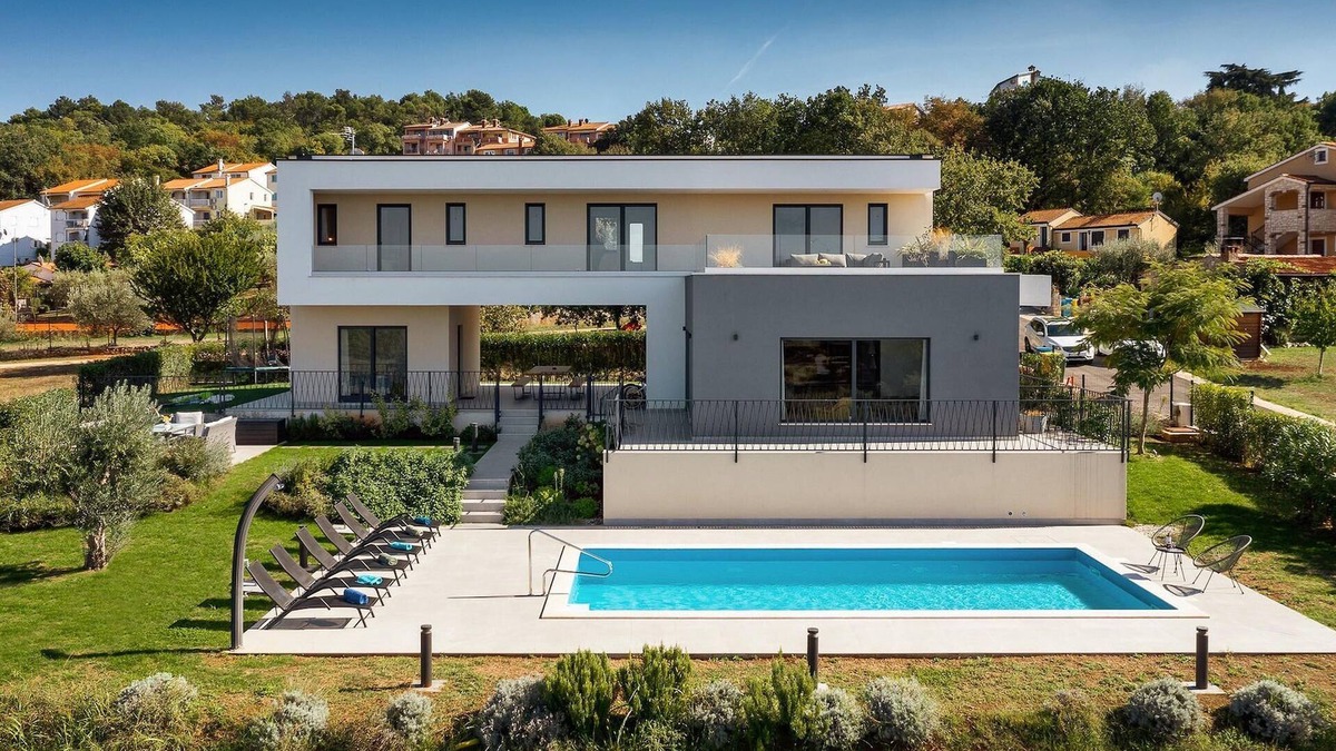 Mugeba House | Beach front home in Porec