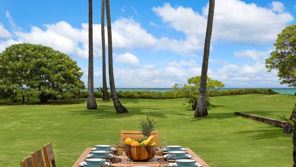 Kalama Tract House | Beach Front Kailua - Special Rates for Select Dates - Book Now Online!