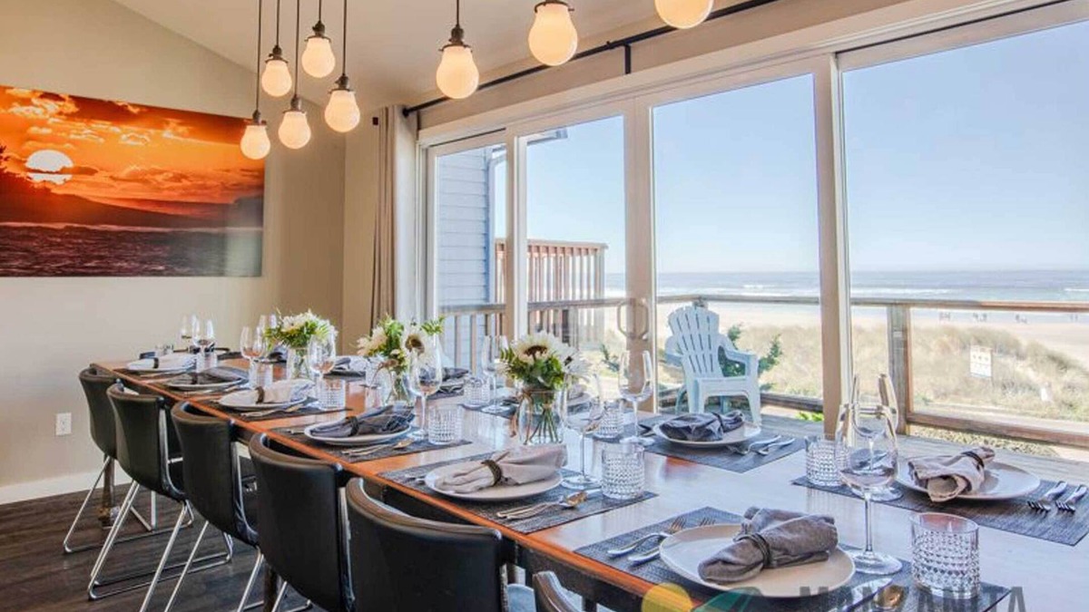 Manzanita House | Beach Front, Large home with hot tub, sleeps 15, great property!