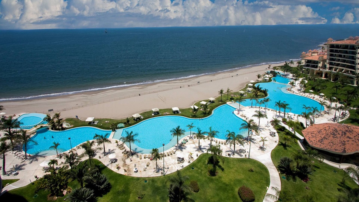 Marina Vallarta Condo | Beach Front Luxury at the Bay View Grand - Location! Location! Location!